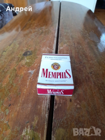 Стара кутия от цигари Memphis