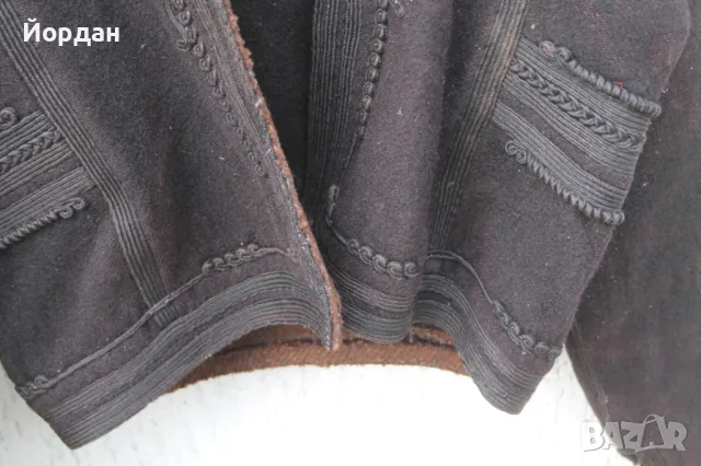 Черен вълнено   елече с гайтани, снимка 5 - Антикварни и старинни предмети - 50404210