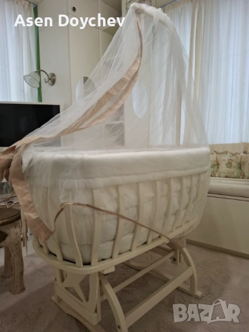 Детско легло-люлка с балдахин, матрак и възглавнички 100 евро, снимка 2 - Бебешки легла и матраци - 53663774