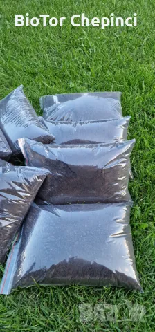 Тор от Червени Калифорнийски Червей 5л чували, снимка 2 - Тор и почвени смеси - 47547583