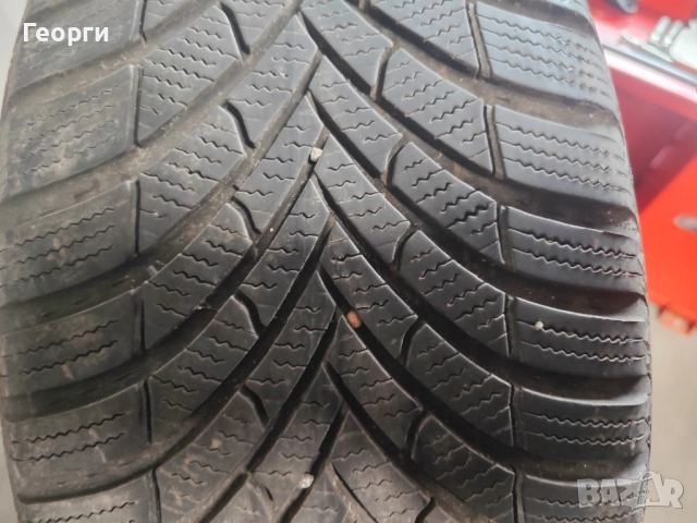 2бр.зимни гуми 235/55/18 Semperit