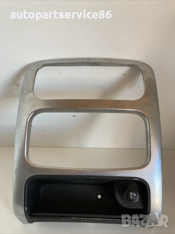 Централна конзола за Jeep Cherokee KJ 3.7 (2005) 4776810