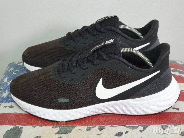 NIKE REVOLUTION 42 номер 