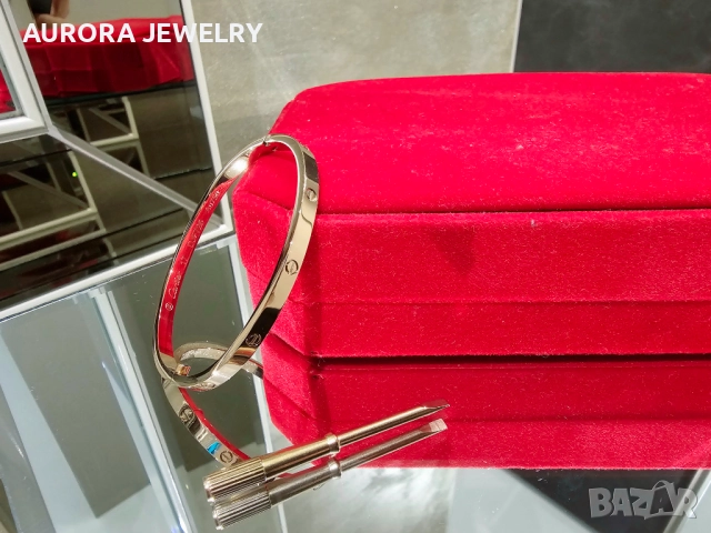 CARTIER Love Rose Gold Classic Small Model Гривна с Отверка, снимка 2 - Гривни - 52818720