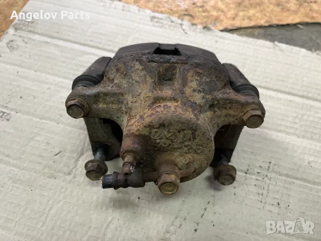 Предни спирачни апарати за Toyota Corolla Verso 2003 г., снимка 6 - Части - 48283848