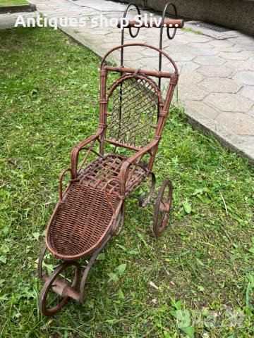 Стара плетена количка за кукли. №3998, снимка 2 - Антикварни и старинни предмети - 40730612