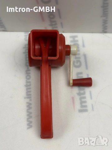 Ръчна машинка за мелене на орехи , снимка 4 - Други - 53778035