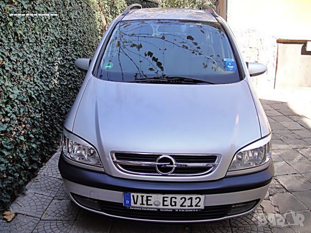 Опел зафира на части