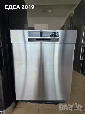 Съдомиялна за чадтично/полу вграждане Bosch