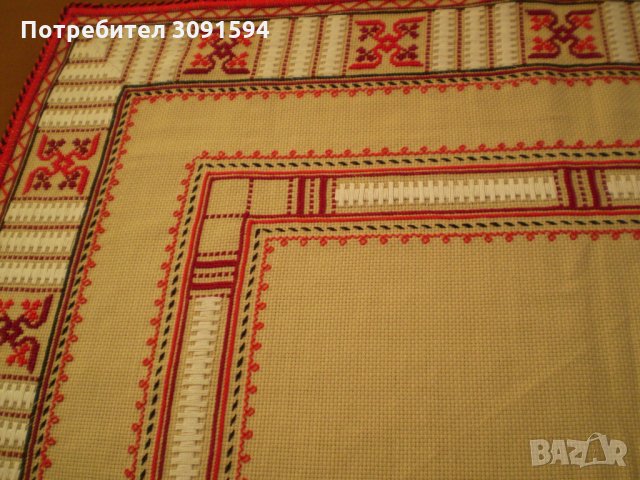 Ръчно бродирано каре -покривка Българска бродерия, снимка 3 - Антикварни и старинни предмети - 34385053