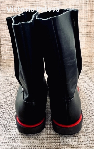 Модна къща JIL SANDER култови кожени ботуши с червена подметка, снимка 13 - Дамски ботуши - 52484363