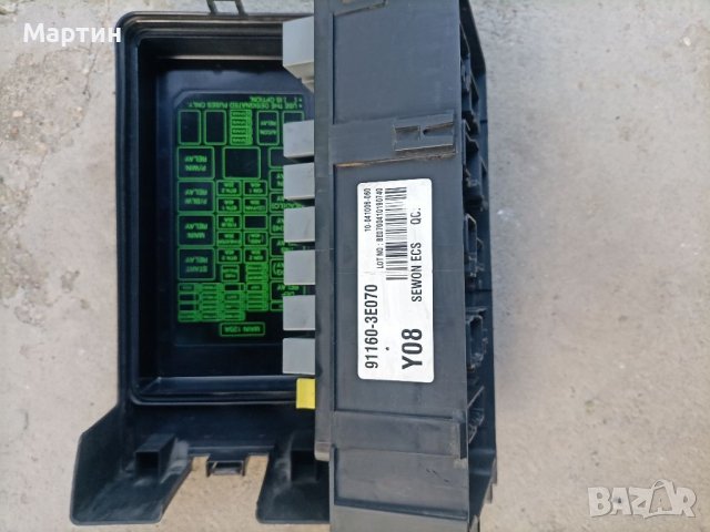 Табло с бушони ( табло с предпазители ) за Kia Sorento - Киа Соренто - дизел 2.5 CRDI 16 V - 140 к.с, снимка 9 - Части - 41641955