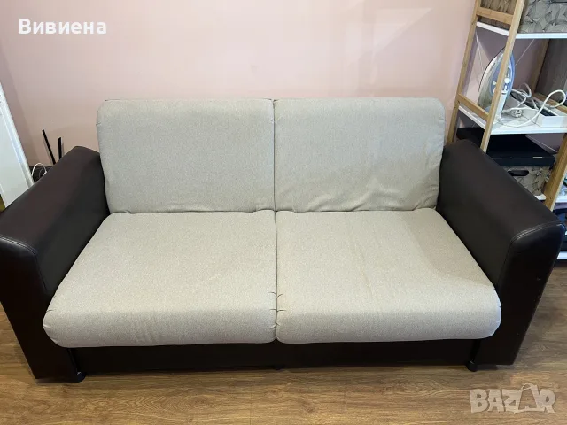 Компактен разтегателен диван, снимка 2 - Дивани и мека мебел - 56332319