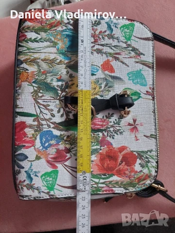 Малка цветна чанта, снимка 5 - Чанти - 50831667