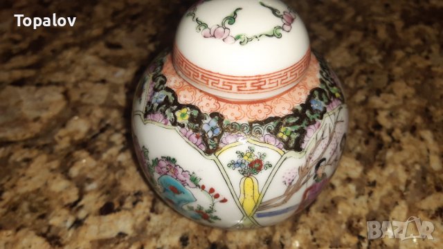 Винтидж ваза от порцелан с маркировка на Lotus Blooms Brand Porcelain, снимка 3 - Сервизи - 38955366