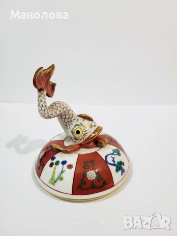 Буркан за бонбони или захарница от фин порцелан Herend  “Red Dynasty” с капак Koi fish., снимка 14 - Колекции - 53195981