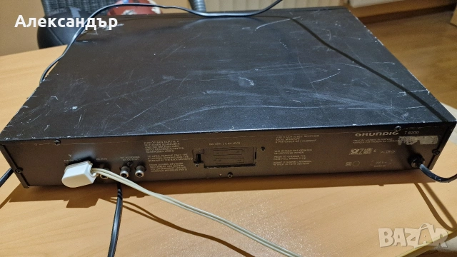 Стерео тунер Grundig, снимка 11 - Ресийвъри, усилватели, смесителни пултове - 53449269
