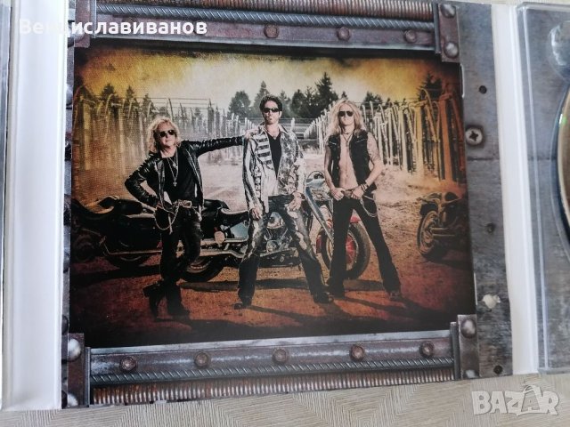 REVOLUTION SAINTS-CD+DVD ORIGINAL, снимка 9 - CD дискове - 41044592