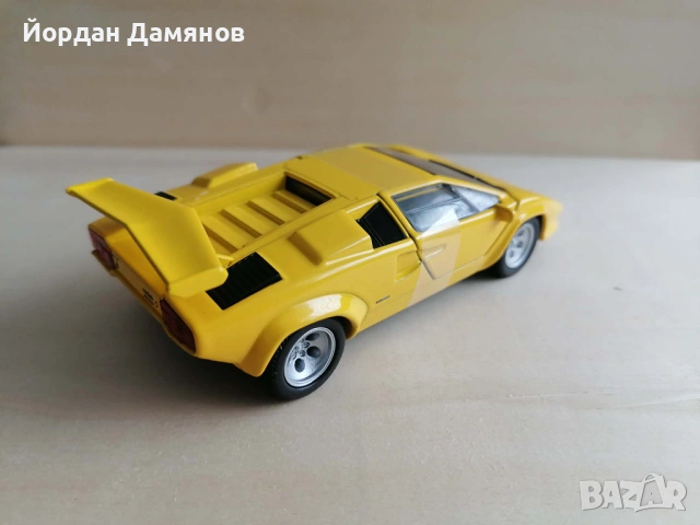 Ламборгини Контач ЛП 500 С в мащаб 1:34 , снимка 3 - Колекции - 53281626