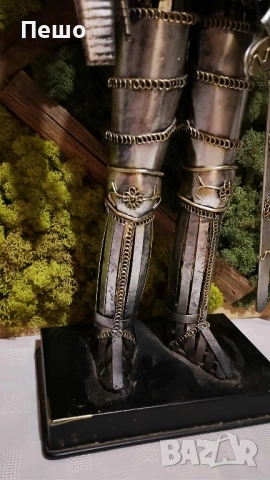 Желязна статуетка - Рицар, снимка 8 - Антикварни и старинни предмети - 52360133