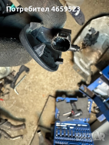 Дясна пръскалка на преден капак на Ауди Audi A8 D4 H4 само за 30лв. 4H0955988, снимка 4 - Части - 52541155