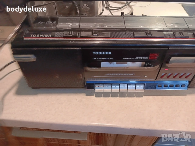 TOSHIBA RT-8046 радио-касетофон, снимка 2 - Радиокасетофони, транзистори - 23193778