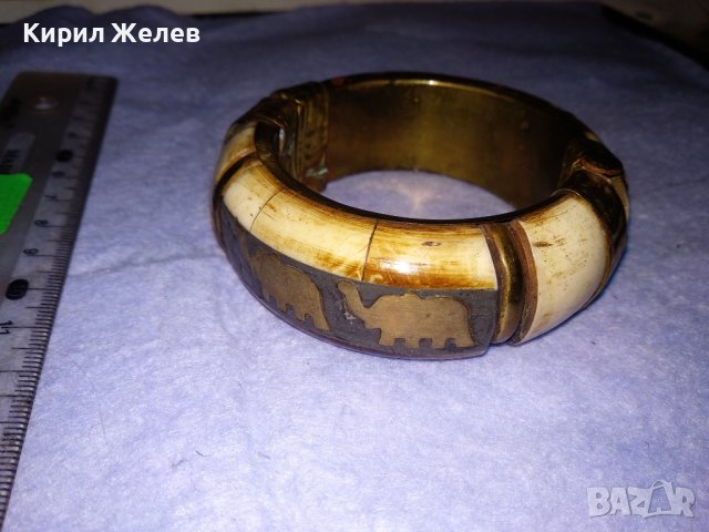 СТАРА МАЙСТОРСКА ТИБЕТСКА БРОНЗОВА ГРИВНА с КАМИЛСКА КОСТ и ИНКРУСТИРАНИ МЕСИНГОВИ СЛОНЧЕТА 73631, снимка 12 - Антикварни и старинни предмети - 41202126