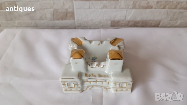 Порцеланов пепелник - Баба Вида - Завод Сталин Видин - 1960г, снимка 4 - Антикварни и старинни предмети - 53069533