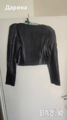 Черна кожена блуза с дълъг ръкав и деколте, снимка 3 - Блузи с дълъг ръкав и пуловери - 50181936
