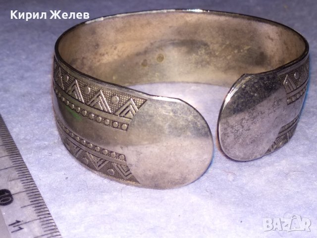 СТИЛНО КЛАСИЧЕСКИ ОРНАМЕНТИРАНА СТАРА ЛАКИРАНА МЕСИНГОВА ВИНТИДЖ ГРИВНА РЕГУЛИПУЕМА 88681, снимка 5 - Гривни - 41268948