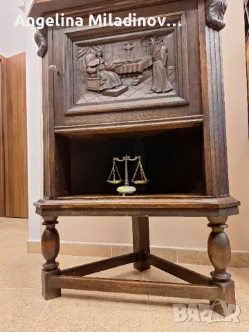 Винтидж ъглов шкаф с богата дърворезба , снимка 4 - Шкафове - 49441215