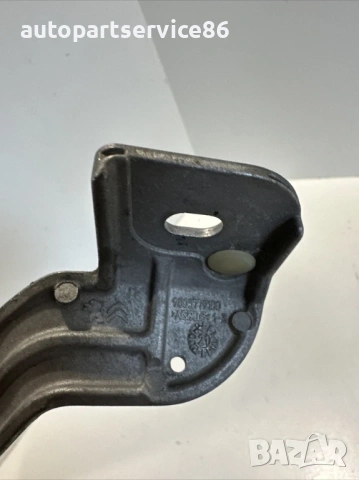 Конзола държач за интеркулер за Peugeot 3008 1.2T 65000 км (2022) 9803779180, снимка 2 - Части - 53592476