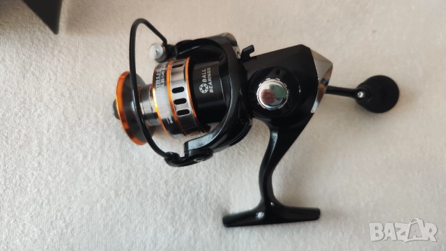 Три въдици с макари и подарък, снимка 4 - Въдици - 52605725