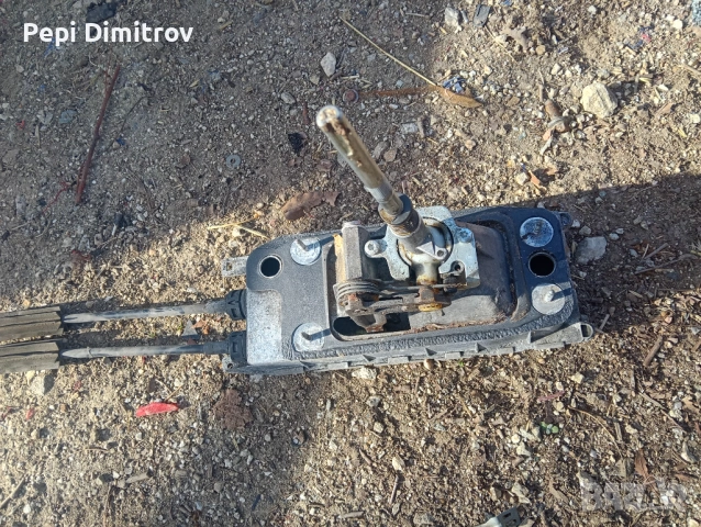 Скоростен лост + жила за Volkswagen Golf V  1KO711091A