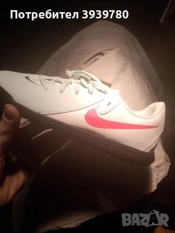 Детски футболни обувки Nike номер 37,5, снимка 4 - Детски маратонки - 53470844