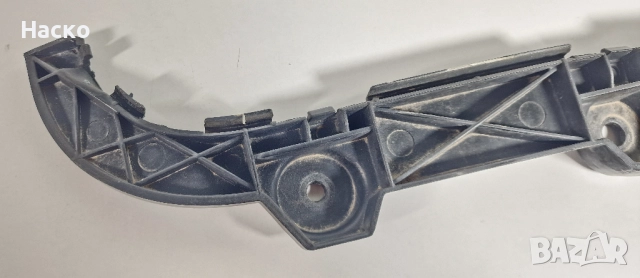 Заден Десен Държач Скоба Задна Броня Тойота Корола Версо Toyota Corolla Verso 2004-2009 52575-0F010, снимка 2 - Части - 52790115