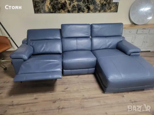 Син кожен ъглов диван Laurence с електрически релакс механизъм, снимка 4 - Дивани и мека мебел - 48286610
