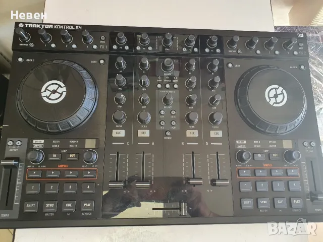 DJ TRAKTOR KONTROL S4 HW, снимка 2 - Ресийвъри, усилватели, смесителни пултове - 47834233