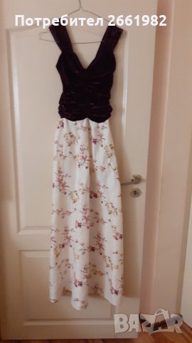 Разкошна рокля на цветя с кадифе