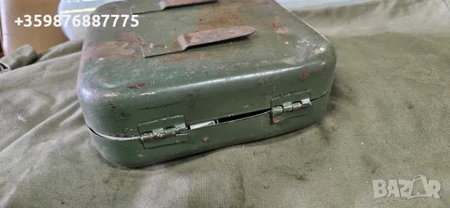 Ретро аптечка Руска руско руска военна Газ 69 Уаз 469 452 Буханка метална, снимка 4 - Части - 50180243