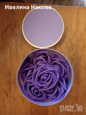 виолетова кутия с розu , снимка 1