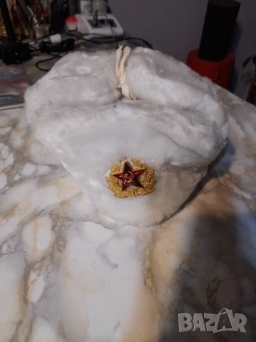 Колекция руски военни и полицейски шапки