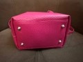 Mangotti малка дамска цикламена чанта естествена кожа , снимка 3