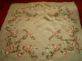 Винтидж ленена ретро покривка за маса с бродирани  цветя, снимка 1
