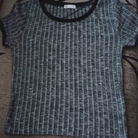 Дамска тениска  размер S, снимка 1 - Тениски - 41096303