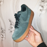 маратонки  Nike Air Force 1 07 LV8 Suede 'Outdoor Green номер 40,5-41, снимка 6 - Маратонки - 40875229