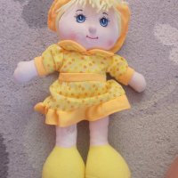 Кукла 💛, снимка 1 - Плюшени играчки - 42051320