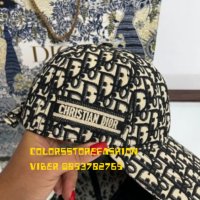 Луксозна шапка Cristian Dior , снимка 3 - Шапки - 37396533