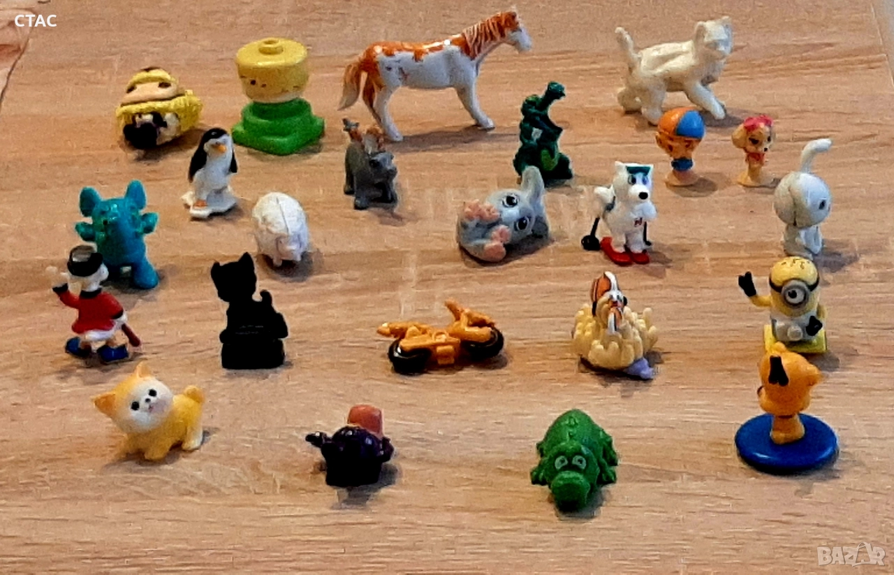 Малки фигурки от шоколадови яйца и войници от 80-90те години,Две малки слончета за здраве и късмет, снимка 1