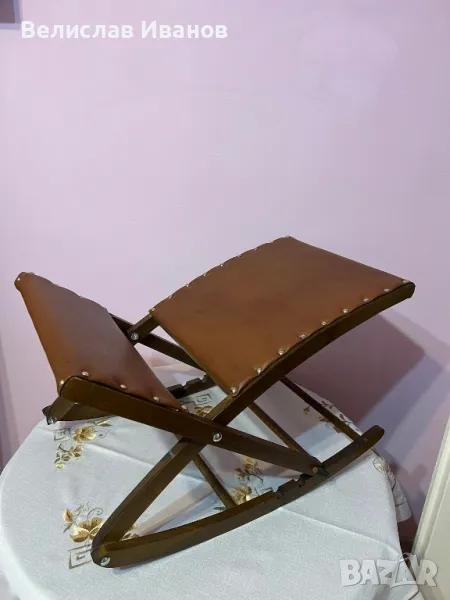Винтидж кожено сгъваемо столче за крака в перфектно състояние., снимка 1
